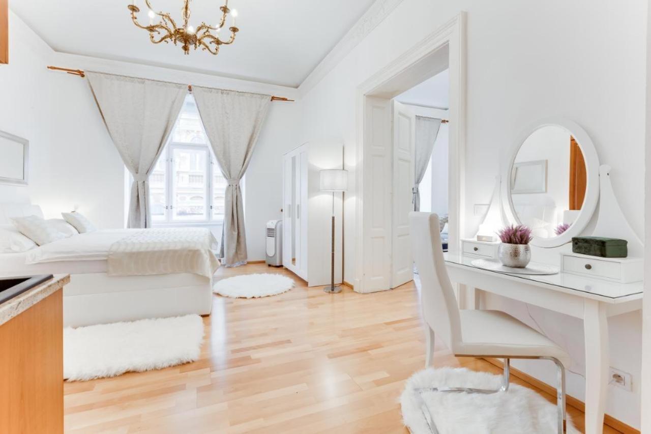 Wenceslas Square Royal Apartament *