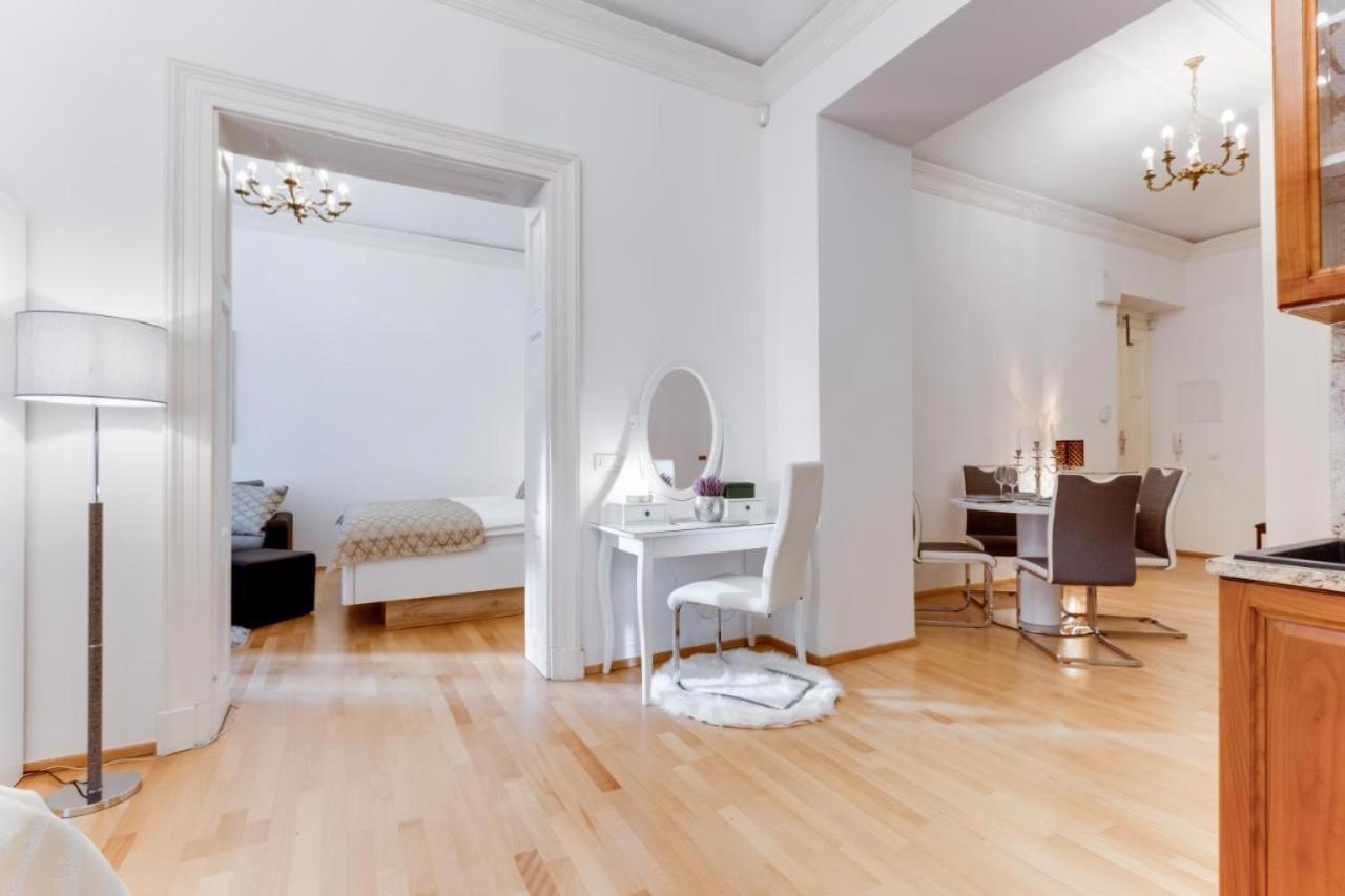 Wenceslas Square Royal Apartament *