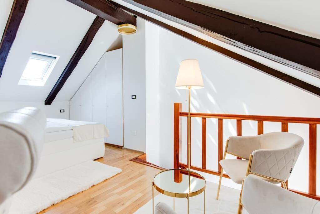 Wenceslas Square Royal Apartament *