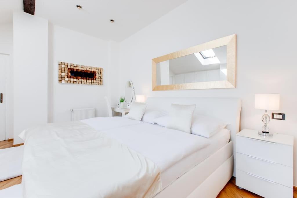 Wenceslas Square Royal Apartament *